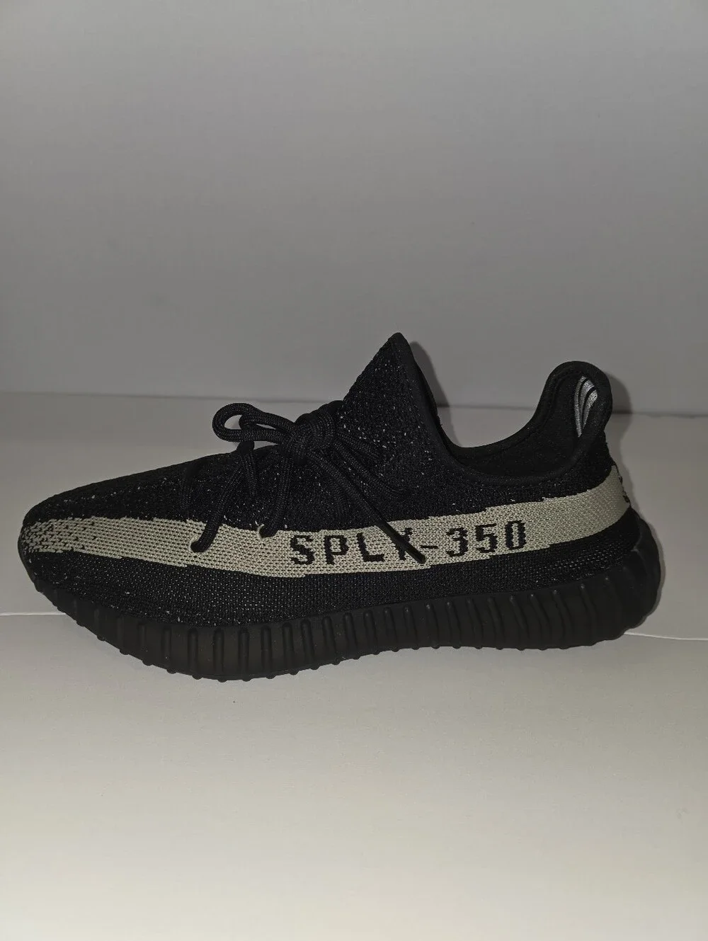 Adidas Yeezy Boost 350 V2 Core Black White Oreo New in Box Size 10